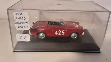 Alfa Roméo Giulietta Spider rouge (avec le numéro 425) Bernard Miniatures