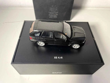 BMW X5 4.4i noire (coffret présentoir noir) Bernard Miniatures