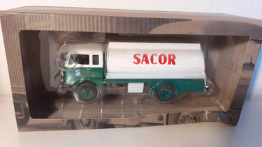 Camion FIAT 643-690 de 1960 citerne SACOR Bernard Miniatures