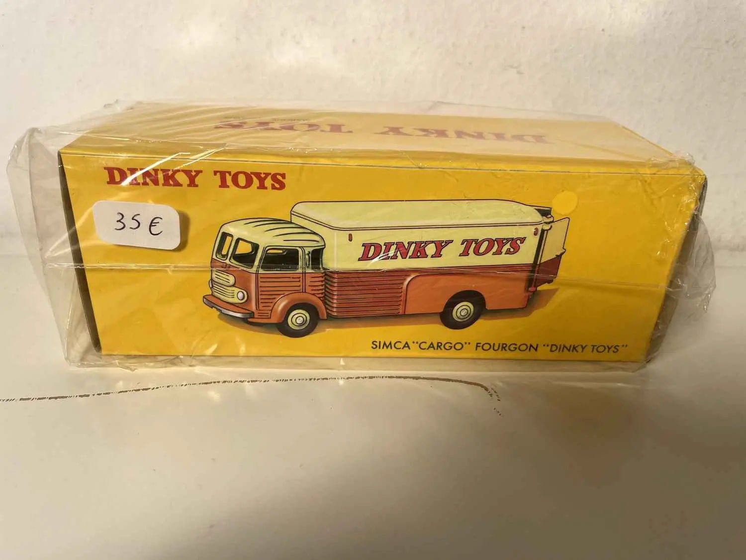 Dinky toys F n° 33 A camion fourgon simca en boite Dinky toys F n° 33 A camion fourgon simca en boite