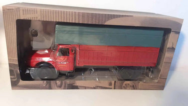 Camion Willeme LC610 "nez de requin" de 1963 avec ridelles hautes et bâché (D Maîni sur porte) Bernard Miniatures