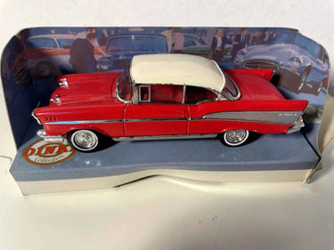 Chevrolet Bel Air rouge et toit blanc cassé de 1957 Dinky-Toys Matchbox Bernard Miniatures