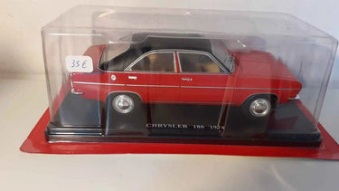 Chrysler 180 rouge et toit noir de 1974 (échelle 1/24ème) Bernard Miniatures