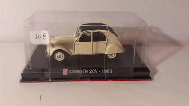 Citroën 2 CV beige et toit noir de 1963 Bernard Miniatures