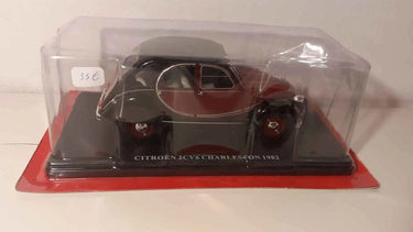 Citroën 2 CV6 Charleston bordeaux et noire de 1982 (échelle 1/24ème) Bernard Miniatures
