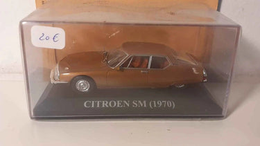 Citroën SM marron de 1970 (boite plexi) Bernard Miniatures