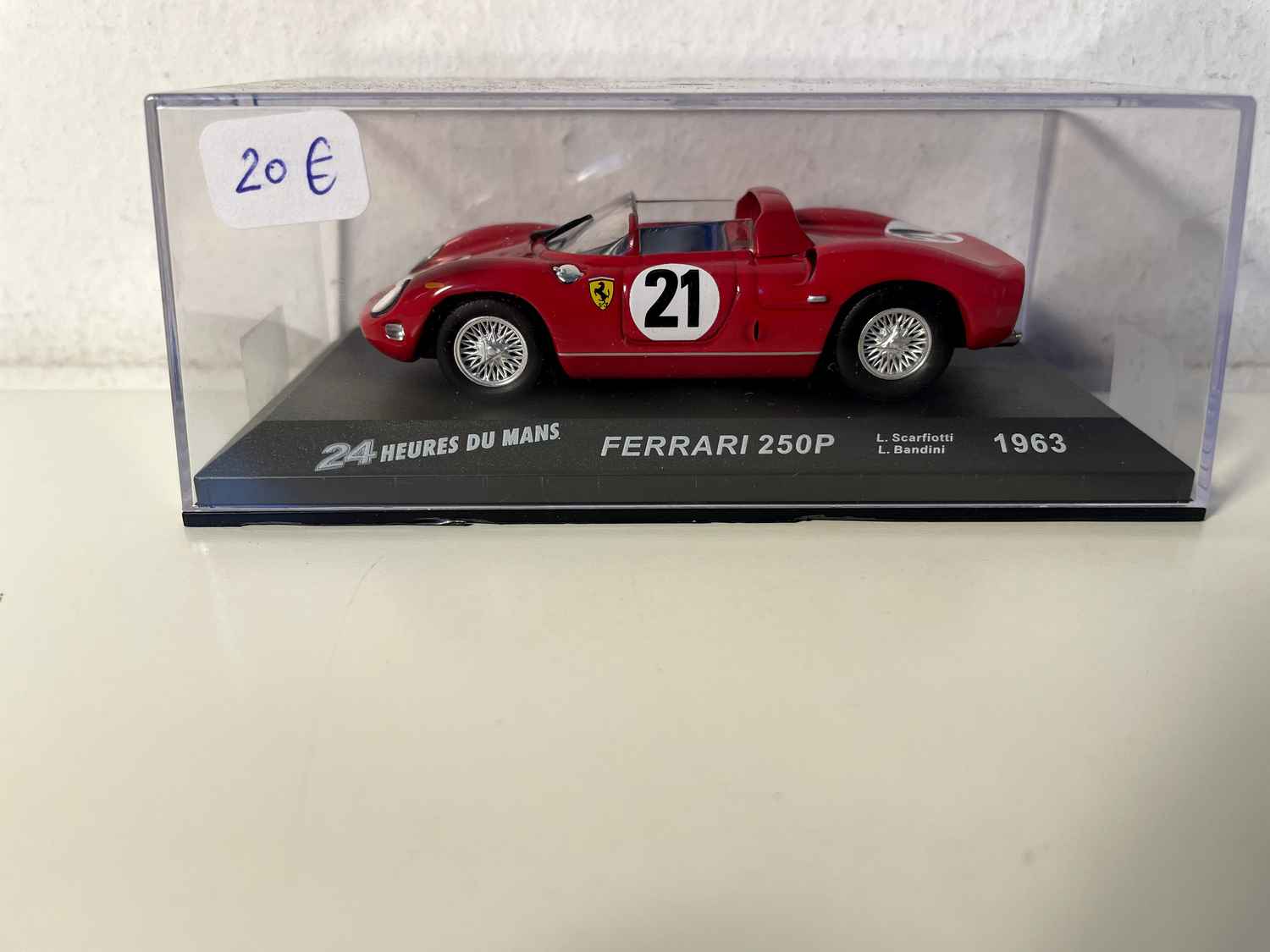 Porsche 956 21 24 Heures du Mans 1984 Spark SY322 - Miniatures Autos Motos Porsche 956 21 24 Heures du Mans 1984 Spark SY322 - Miniatures Autos Motos