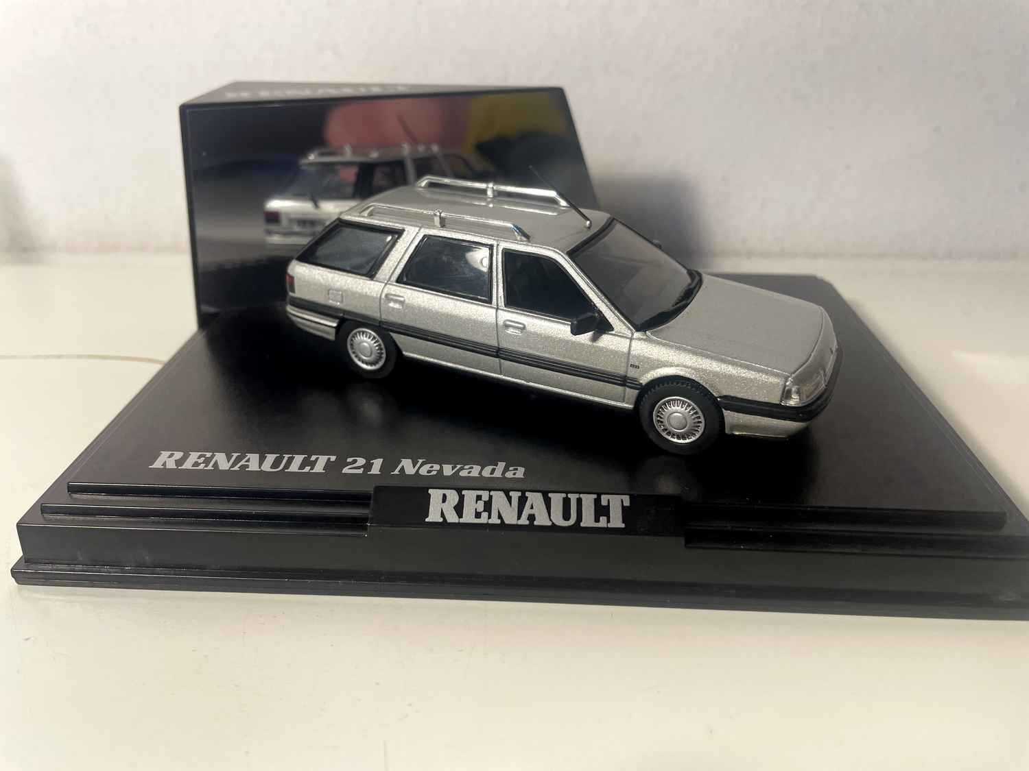 RENAULT TRAFFIC GENDARMERIE Norev 1/43 EUR 12,00 RENAULT TRAFFIC GENDARMERIE Norev 1/43 EUR 12,00