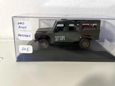 Land Rover Defender militaire (collection Solido) Bernard Miniatures