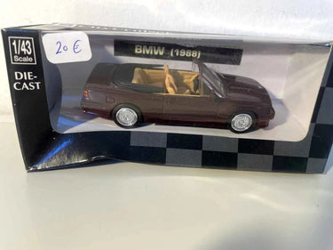 Mercedes-Benz cabriolet bordeaux foncé de 1988 Bernard Miniatures