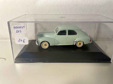 Peugeot 203 vert pâle? Bernard Miniatures