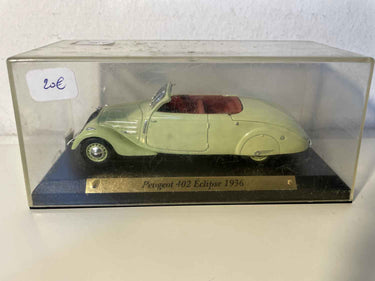 Peugeot 402 Eclipse vert pâle de 1936 Bernard Miniatures