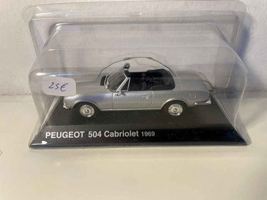 Peugeot 504 cabriolet grise de 1969 (blister) Bernard Miniatures