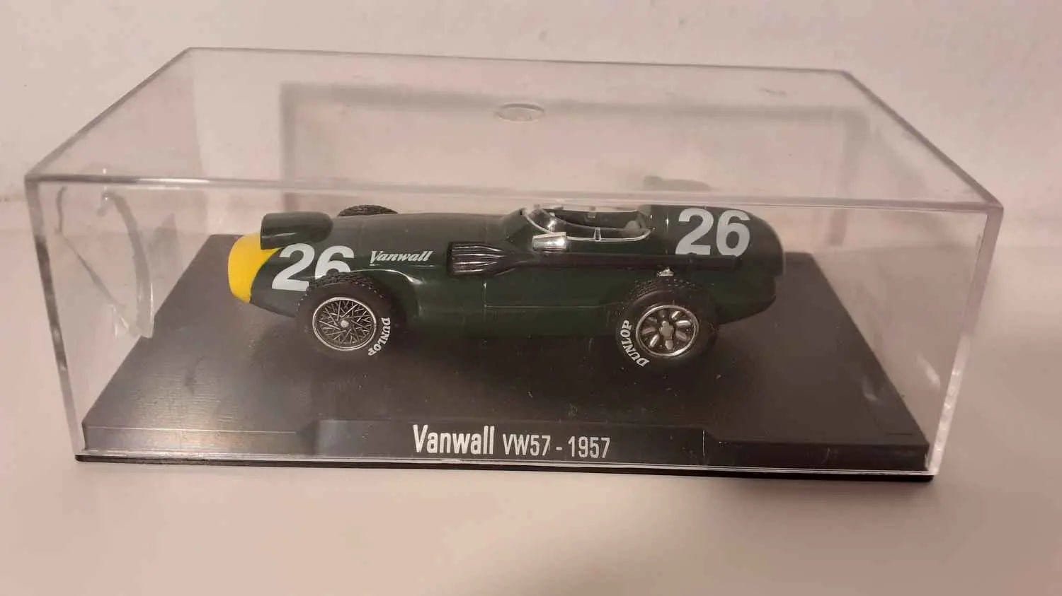 Miniature Spark Vanwall VW5 #26 Stirling Moss, Pescara 1957, échelle 1/43