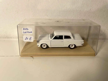 Voiture Miniature Ford Cortina blanche (Eligor) - Bernard Miniatures