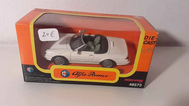 Voitures Miniatures Alfa Roméo Spider blanche de 1989 - Bernard Miniatures