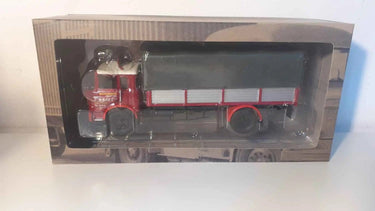 Voitures Miniatures Camion BERLIET GR12 de 1969 camion rouge et gris avec bâche foncée (transport de matériaux ANNEMASSE) - Bernard Miniatures