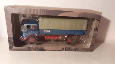 Voitures Miniatures Camion MERCEDES BENZ LP 334 de 1963 (fourgon bâché) - Bernard Miniatures