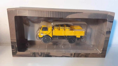 Voitures Miniatures Camion OM LEONCINO de 1950 plateau ridelles avec bidons AGIP - Bernard Miniatures