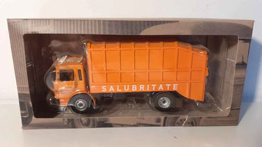 Voitures Miniatures Camion Roman 10.215 de 1975 camion orange pour ramassage des ordures ménagères? - Bernard Miniatures