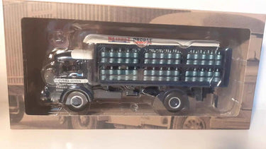 Voitures Miniatures Camion UNIC ZU 42 DONON de 1942 plateau range bouteilles de gaz BETAGAZ - PROGAZ - Bernard Miniatures