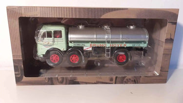 Voitures Miniatures Camion citerne Mercedes-Benz LP 333 "Bruno Hoyer" - Bernard Miniatures