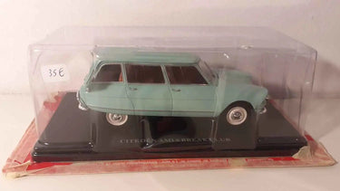 Voitures Miniatures Citroën Ami 6 break club bleu pâle (échelle 1/24ème) - Bernard Miniatures