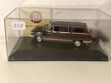Voitures Miniatures Panhard PL 17 break marron de 1964 - N°1 - Bernard Miniatures