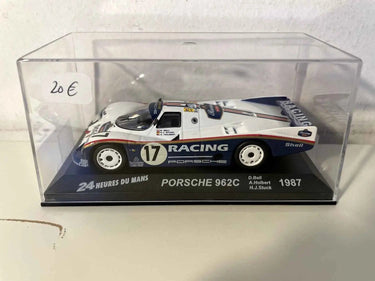 Voitures Miniatures Porsche 962C blanche et bleue numéro 17 (24 heures du Mans de 1987) - Bernard Miniatures