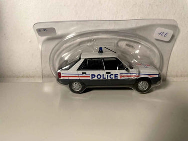 Voitures Miniatures Renault 11 blanche POLICE - Bernard Miniatures