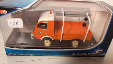 Voitures Miniatures Renault 4 x 4 dépanneuse (avec logo Renault) - Bernard Miniatures