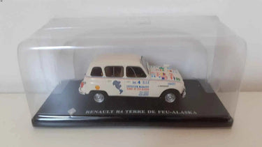 Voitures Miniatures Renault R4 terre de feu-Alaska beige avec drapeaux sur le capot - Bernard Miniatures