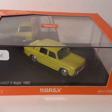 Renault 8 Major gialla del 1962 (Norev)
