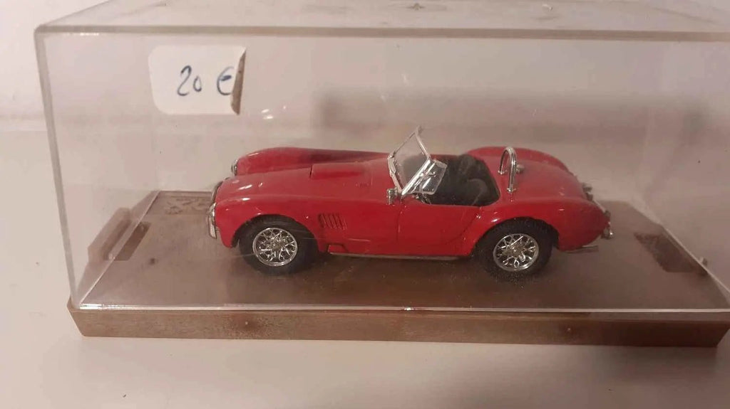 AC Shelby Cobra rouge (Model Box référence 8410) Bernard Miniatures
