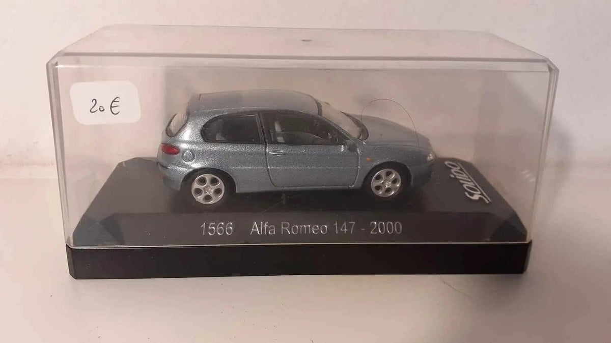 Alfa Roméo 147 bleu/gris de 2000 (Solido référence 1566) Bernard Miniatures