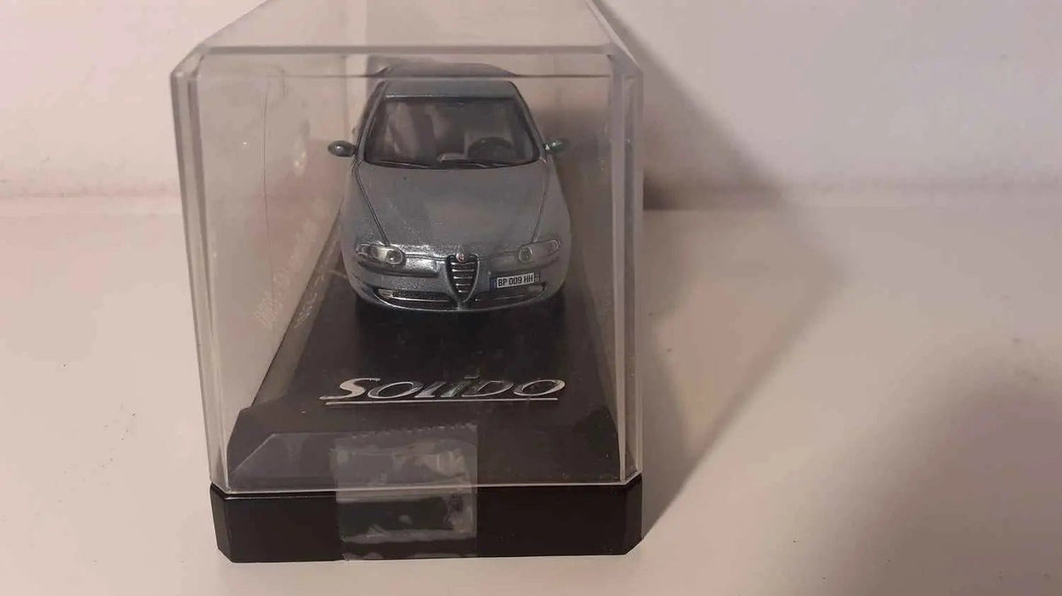 Alfa Roméo 147 bleu/gris de 2000 (Solido référence 1566) Bernard Miniatures
