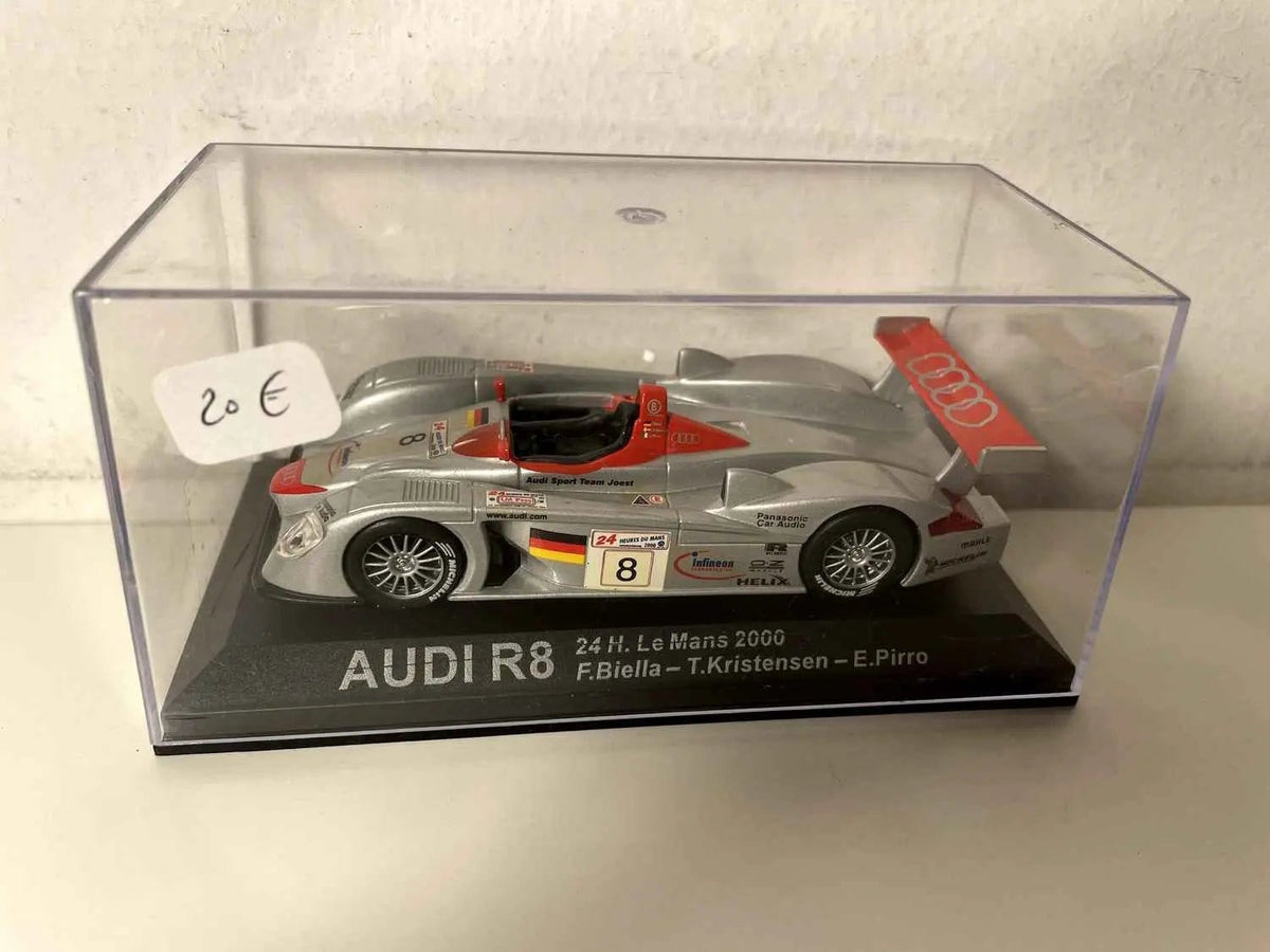 Audi R8 rouge et grise numéro 8 (24 heures du Mans de 2000) Bernard Miniatures