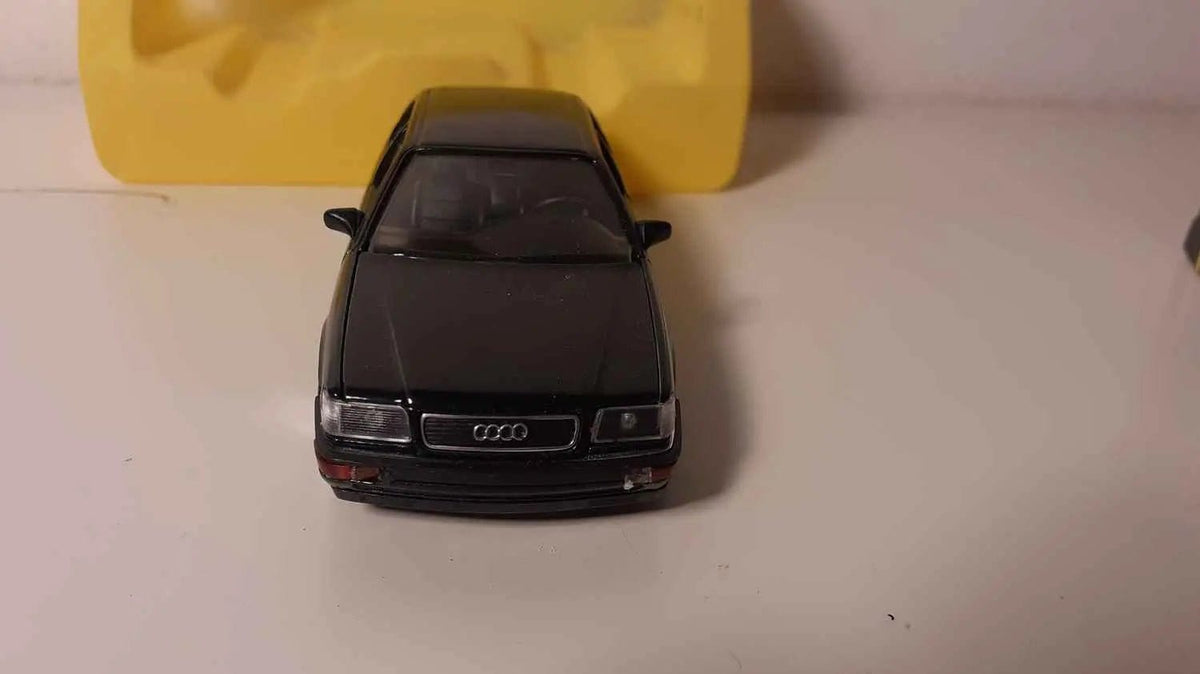 Audi V8 verte foncée (référence 1024) Bernard Miniatures