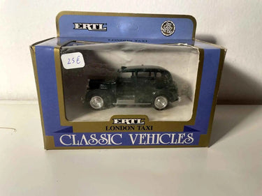 Austin FX3 London taxi vert (ERTL) Bernard Miniatures