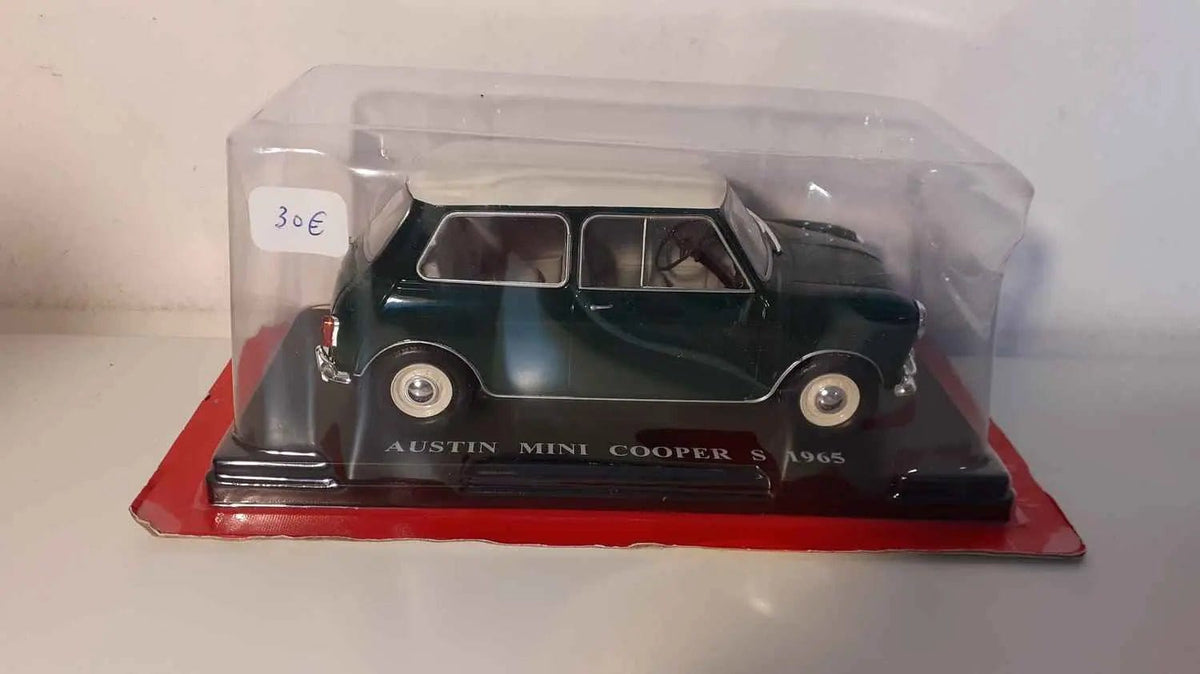 Austin Mini Cooper S verte de 1965 (échelle 1/24ème) Bernard Miniatures