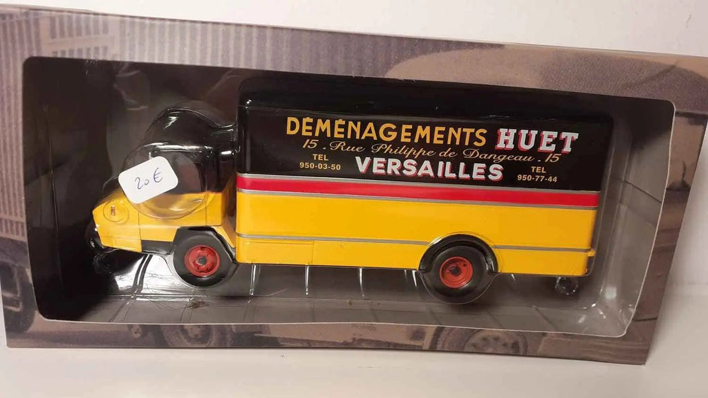 Camion Berliet Stradair fourgon déménagements HUET Bernard Miniatures