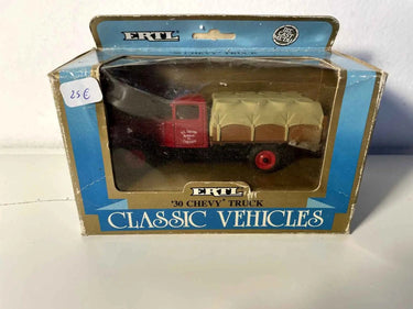 Camion Chevrolet Chevy Truck bâché modèle T (30 Chevy Truck) Bernard Miniatures