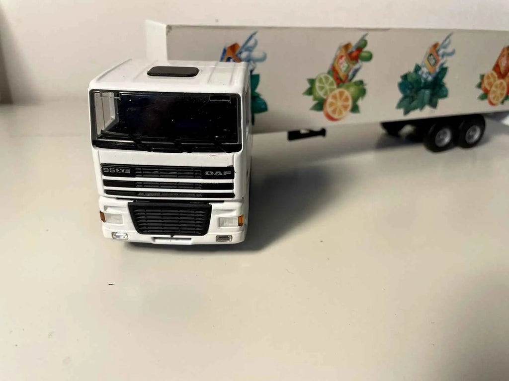 Camion DAF avec publicité pour les bonbons TIC-TAC (fabricant LION-TOYS) Bernard Miniatures