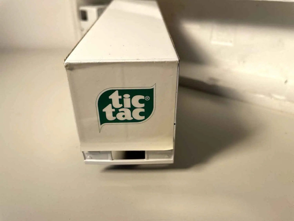 Camion DAF avec publicité pour les bonbons TIC-TAC (fabricant LION-TOYS) Bernard Miniatures