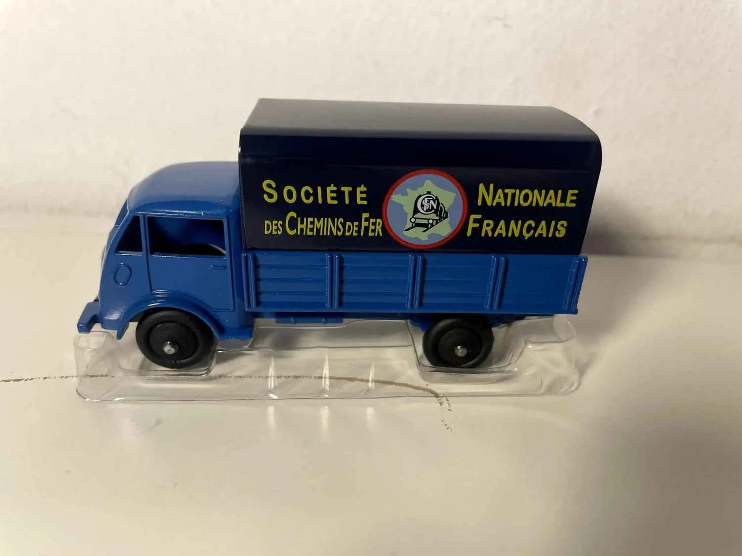 Camion Ford bâché bleu avec logo SNCF Dinky-Toys (éditions Atlas) Bernard Miniatures