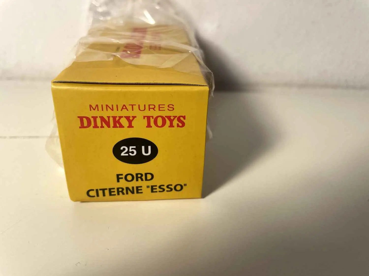 Camion Ford citerne rouge ESSO Dinky-Toys (éditions Atlas) Bernard Miniatures