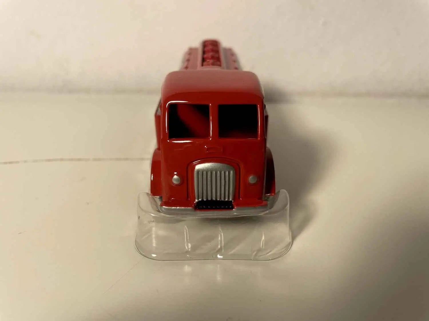 Camion Ford citerne rouge ESSO Dinky-Toys (éditions Atlas) Bernard Miniatures