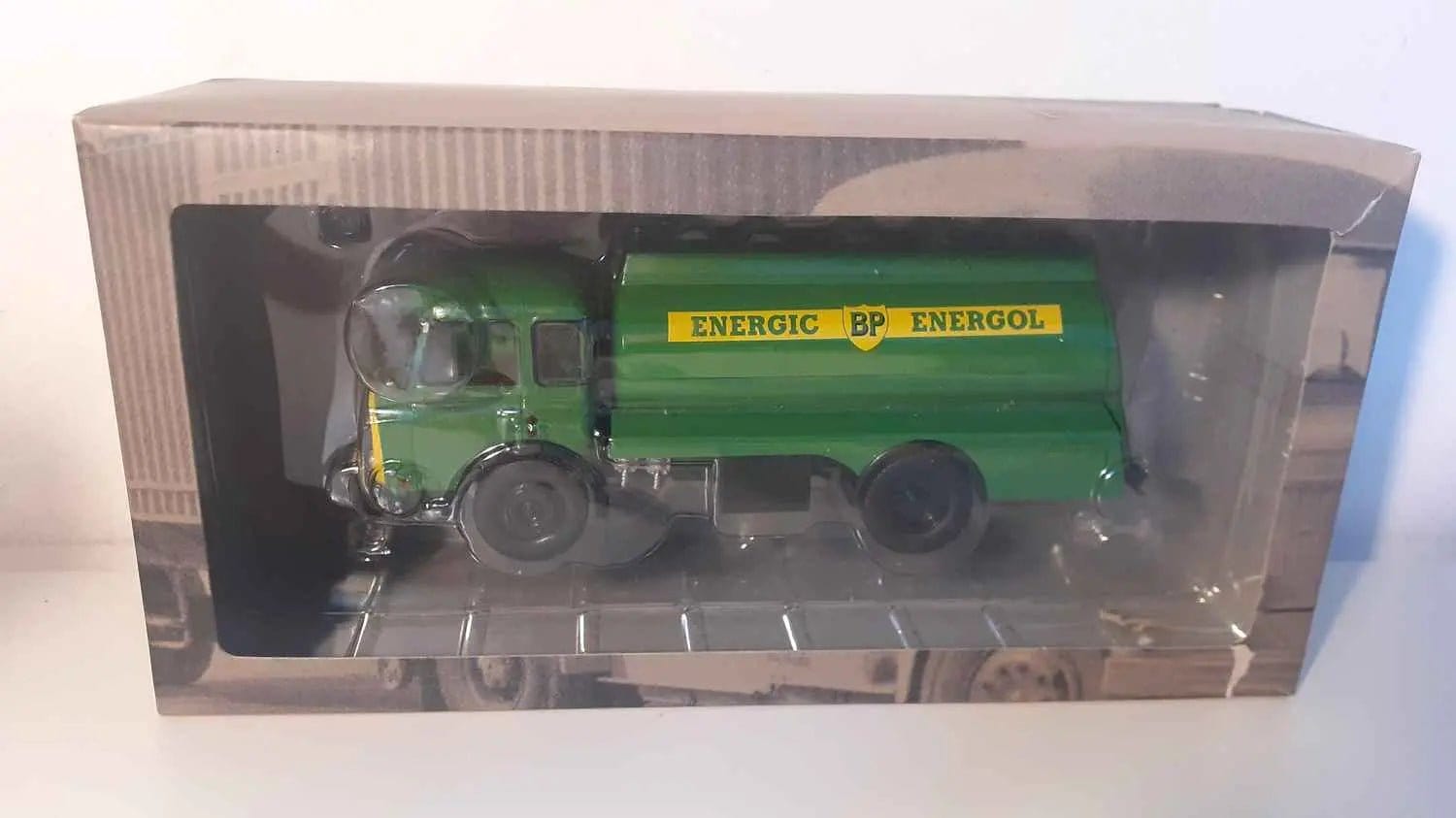 Camion SOMUA LRS JL citerne ENERGIC / BP / ENERGOL Bernard Miniatures