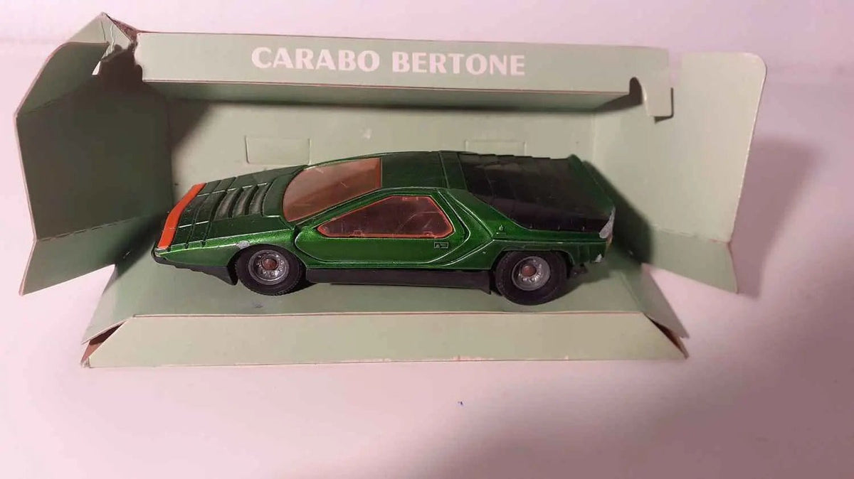 Carabo Bertone verte de 1968 (Solido) Bernard Miniatures