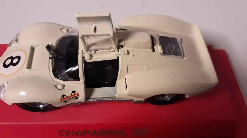 Chaparral 2D beige avec le numéro 8 (voiture à priori repeinte) VEREM Bernard Miniatures